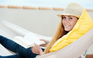 Napozás a teraszon, a kertben? Íme a tökéletes megoldás arcbőröd a megóvásához és a kívánt bőrszín eléréséhez!